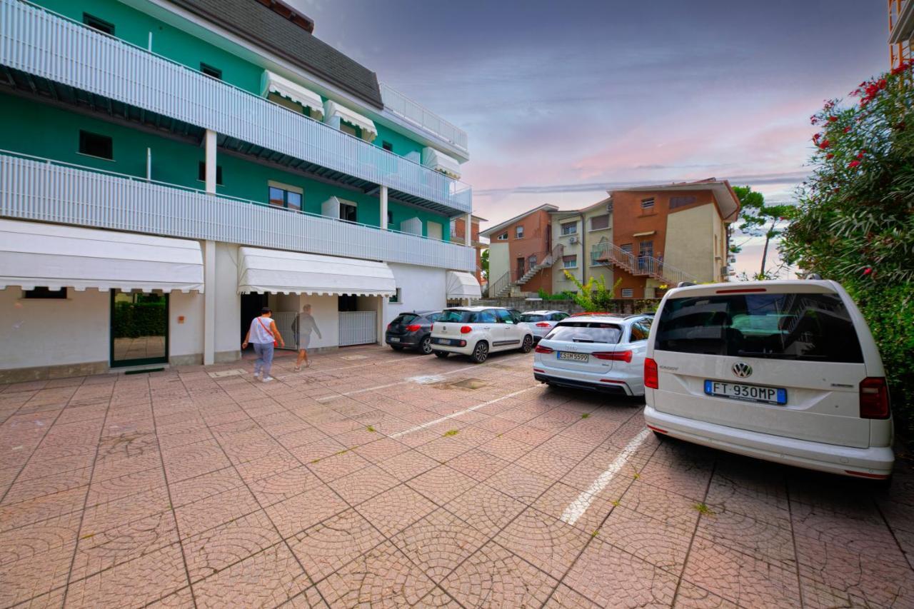 Hotel Olanda Lido di Jesolo Eksteriør billede